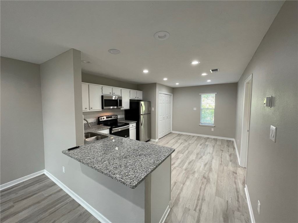 310 Manuel Dr #310D - Photo 3 of 19