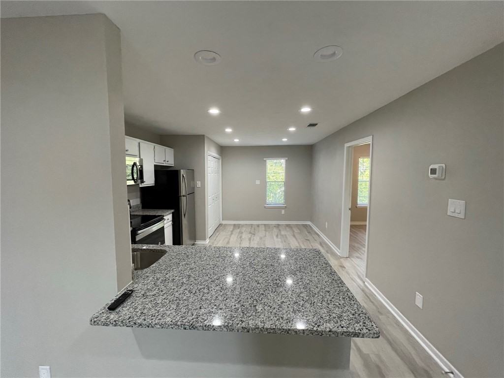 310 Manuel Dr #310D - Photo 7 of 19