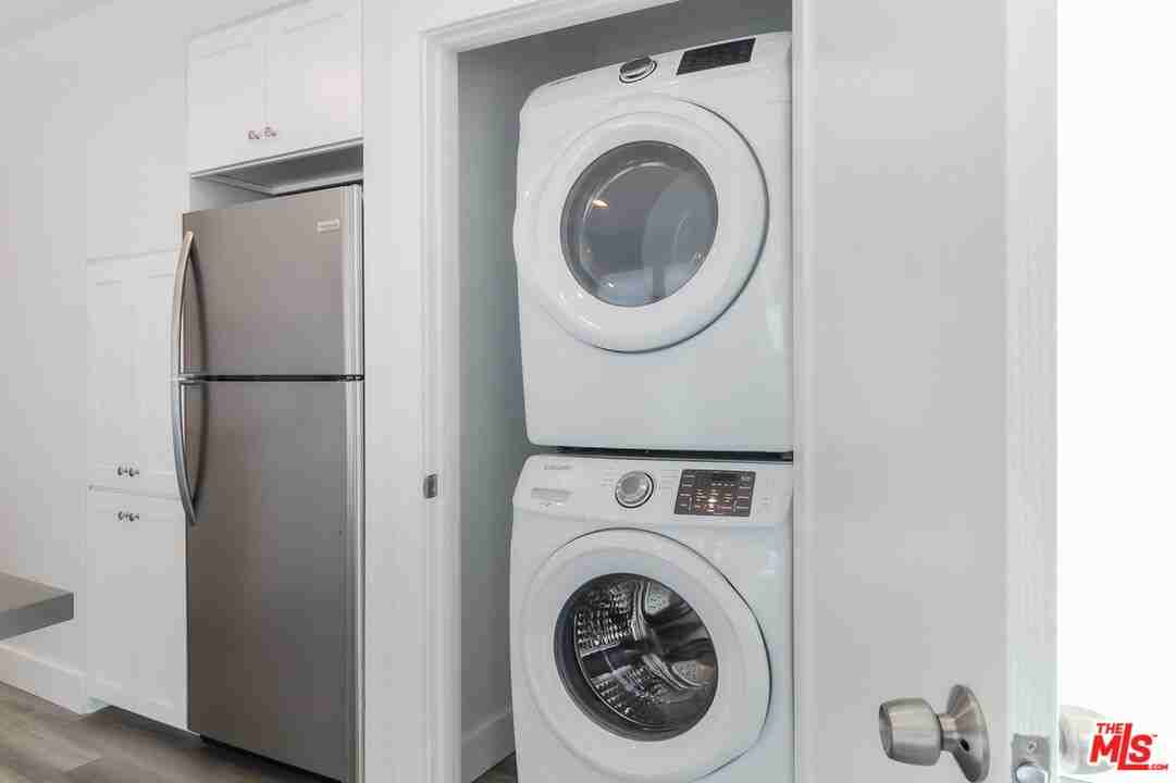 2303 W 30th St #2303 - Photo 5 of 19