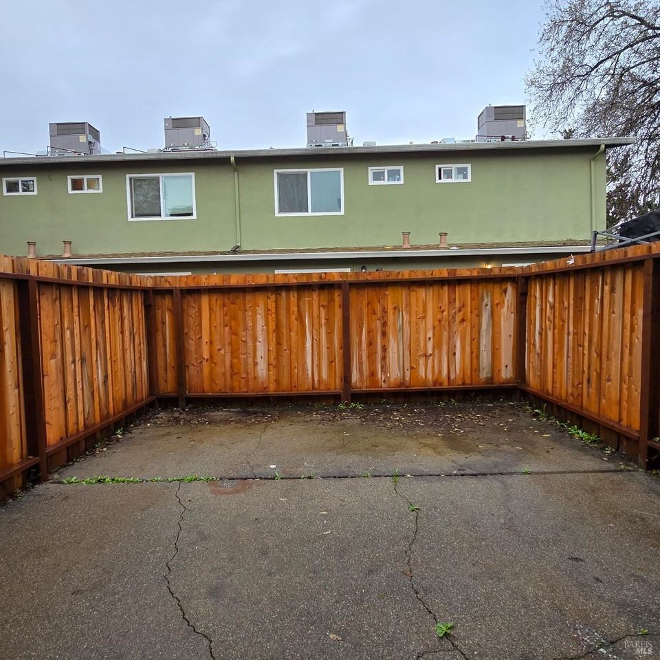 1407 Callen St #1407C - Photo 7 of 11