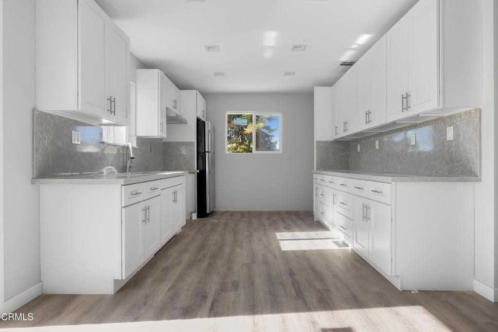 6256 Satsuma Ave #6256 - Photo 7 of 11