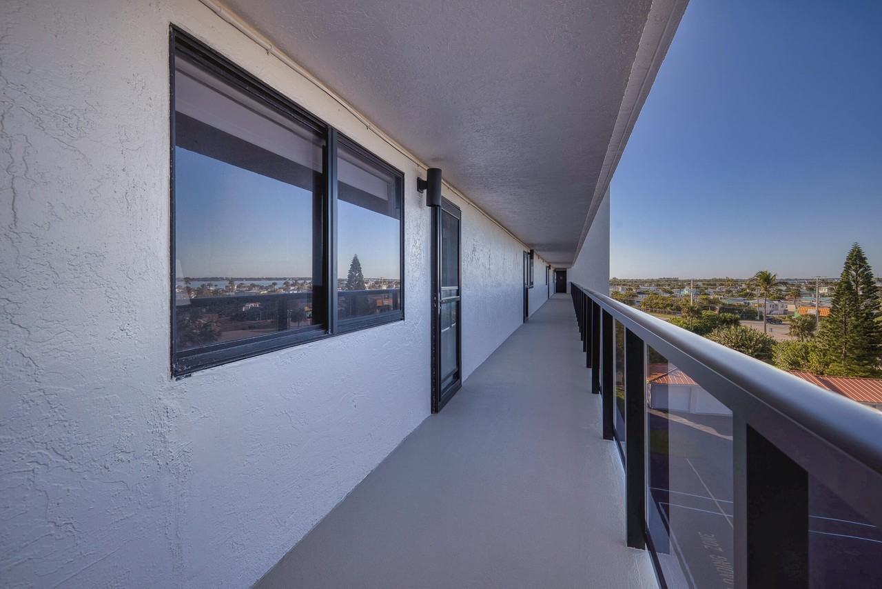 10410 S Ocean Dr #10410-406 - Photo 5 of 50