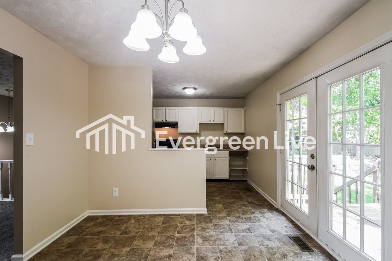 5533 Sleet Dr - Photo 5 of 15