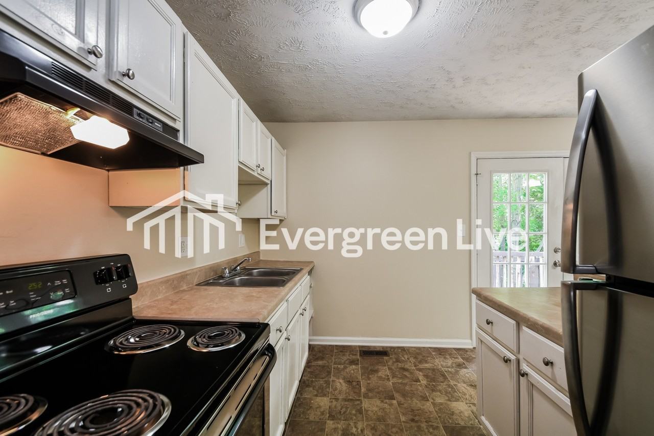 5533 Sleet Dr - Photo 7 of 15