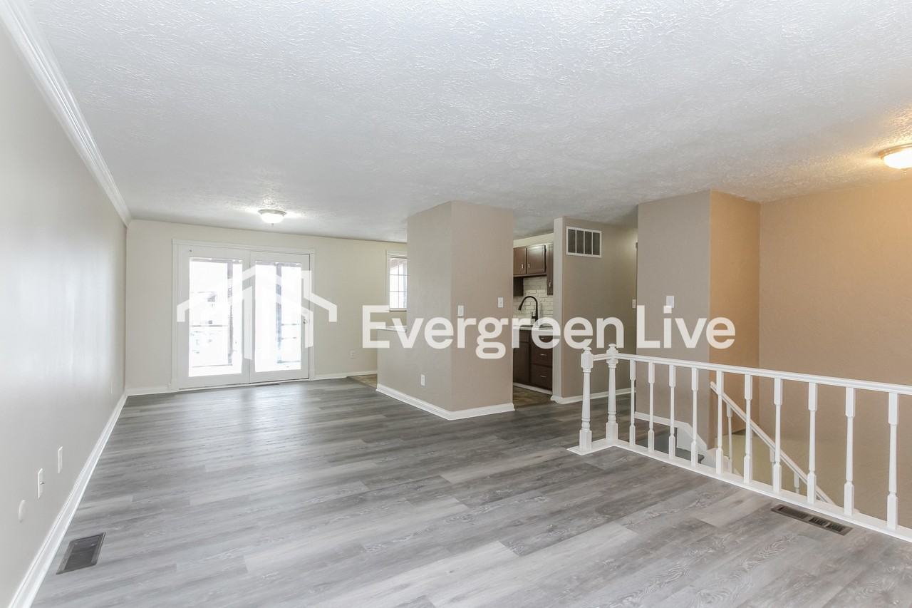 5902 Pemberly Dr - Photo 3 of 15