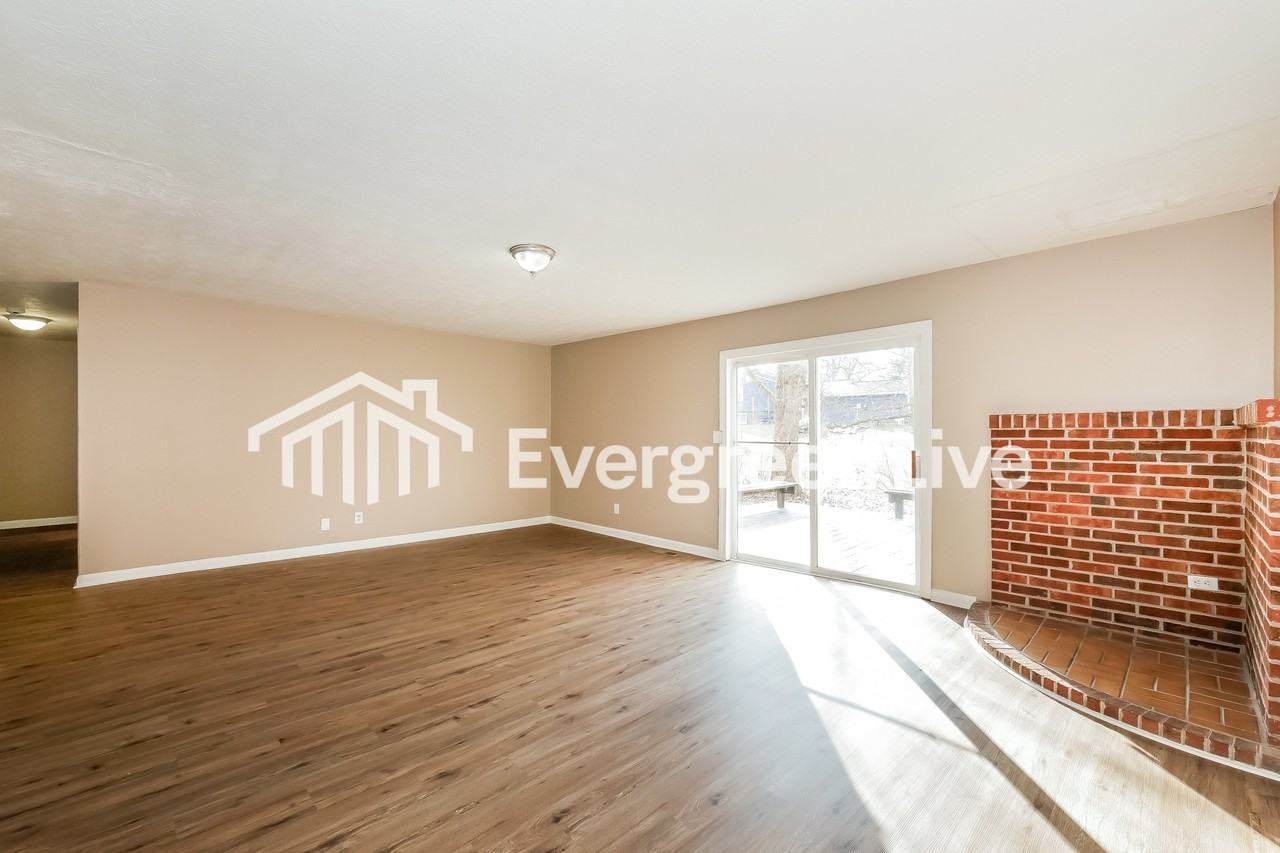 576 Yorktown Rd - Photo 6 of 14