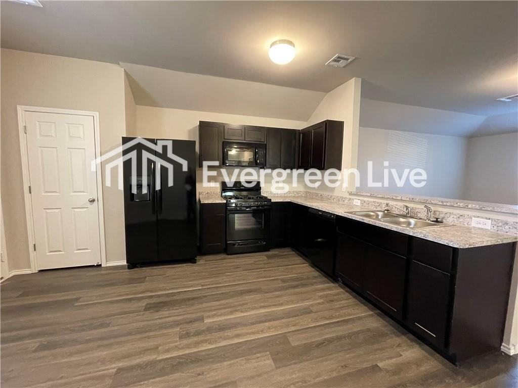 2920 Brooke Rd - Photo 2 of 5