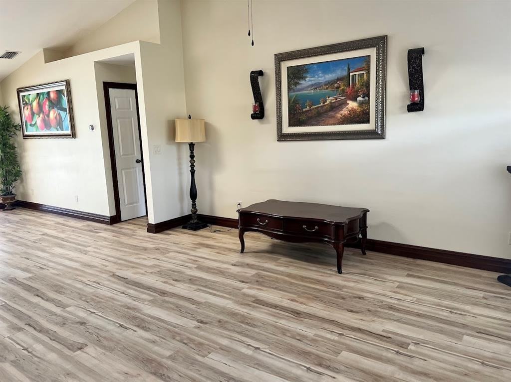 3480 45th Ave Ne #3480 - Photo 2 of 23