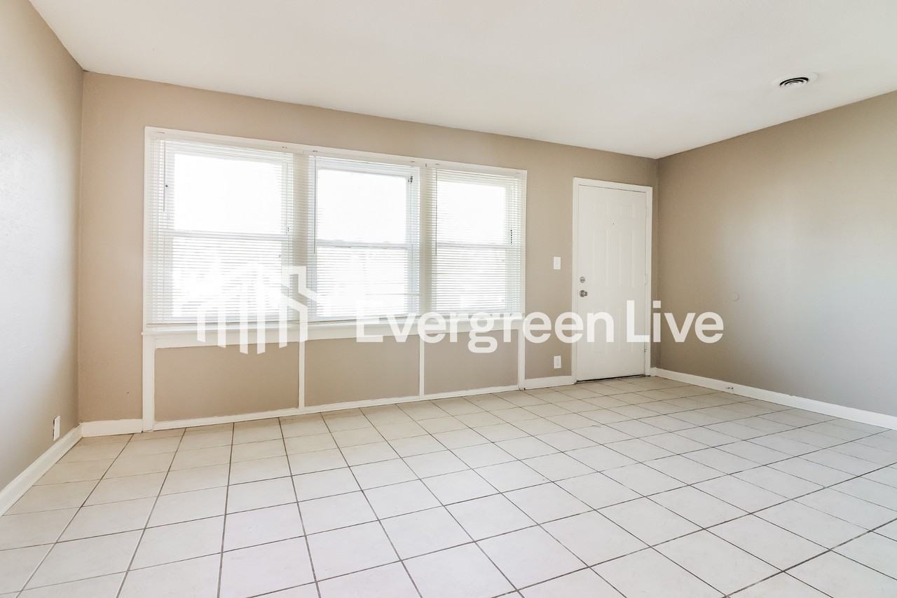 6903 E 114th St - Photo 2 of 15