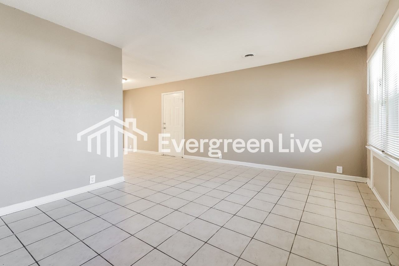 6903 E 114th St - Photo 3 of 15