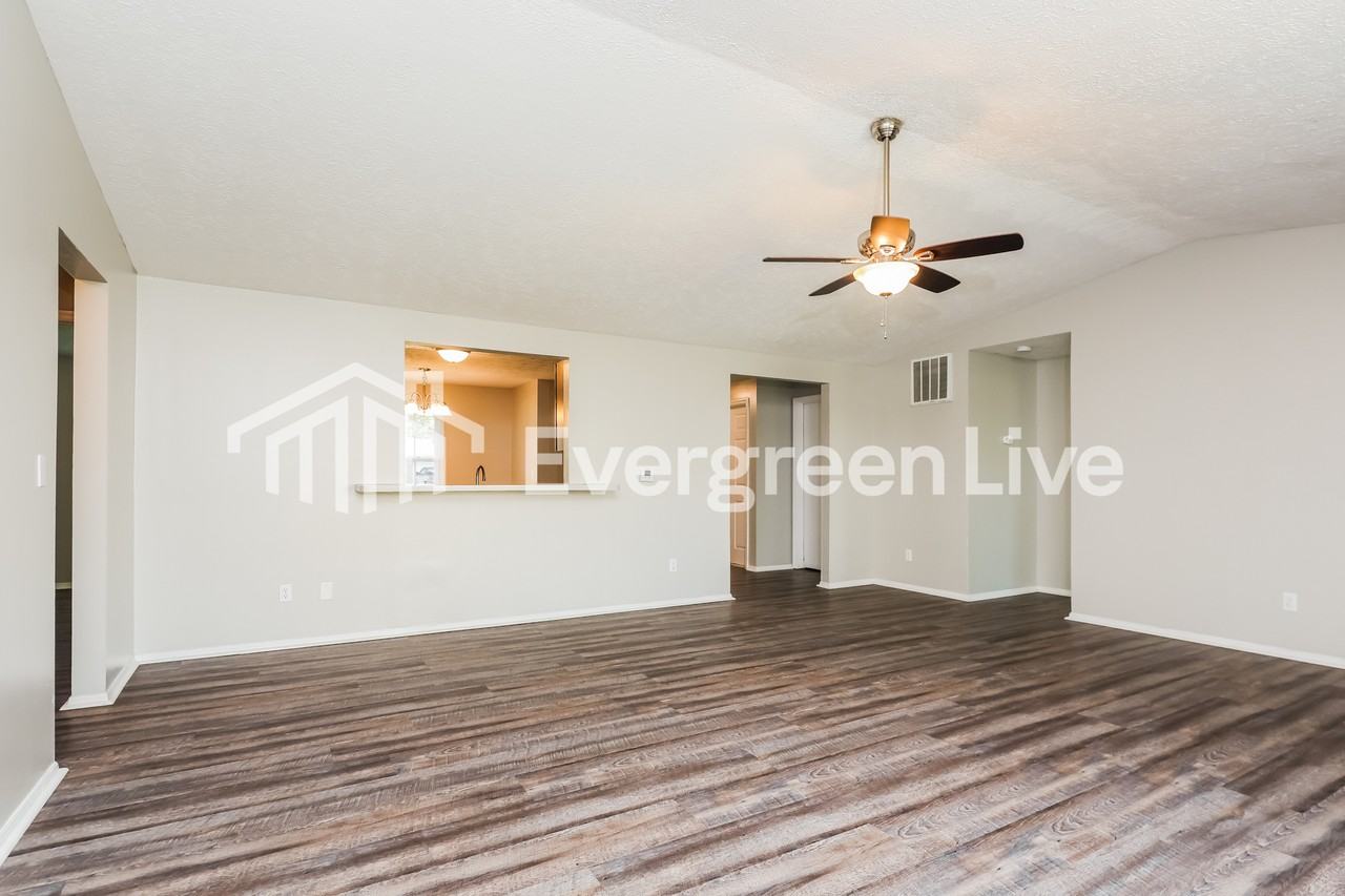 6201 Gander Rd E - Photo 4 of 15