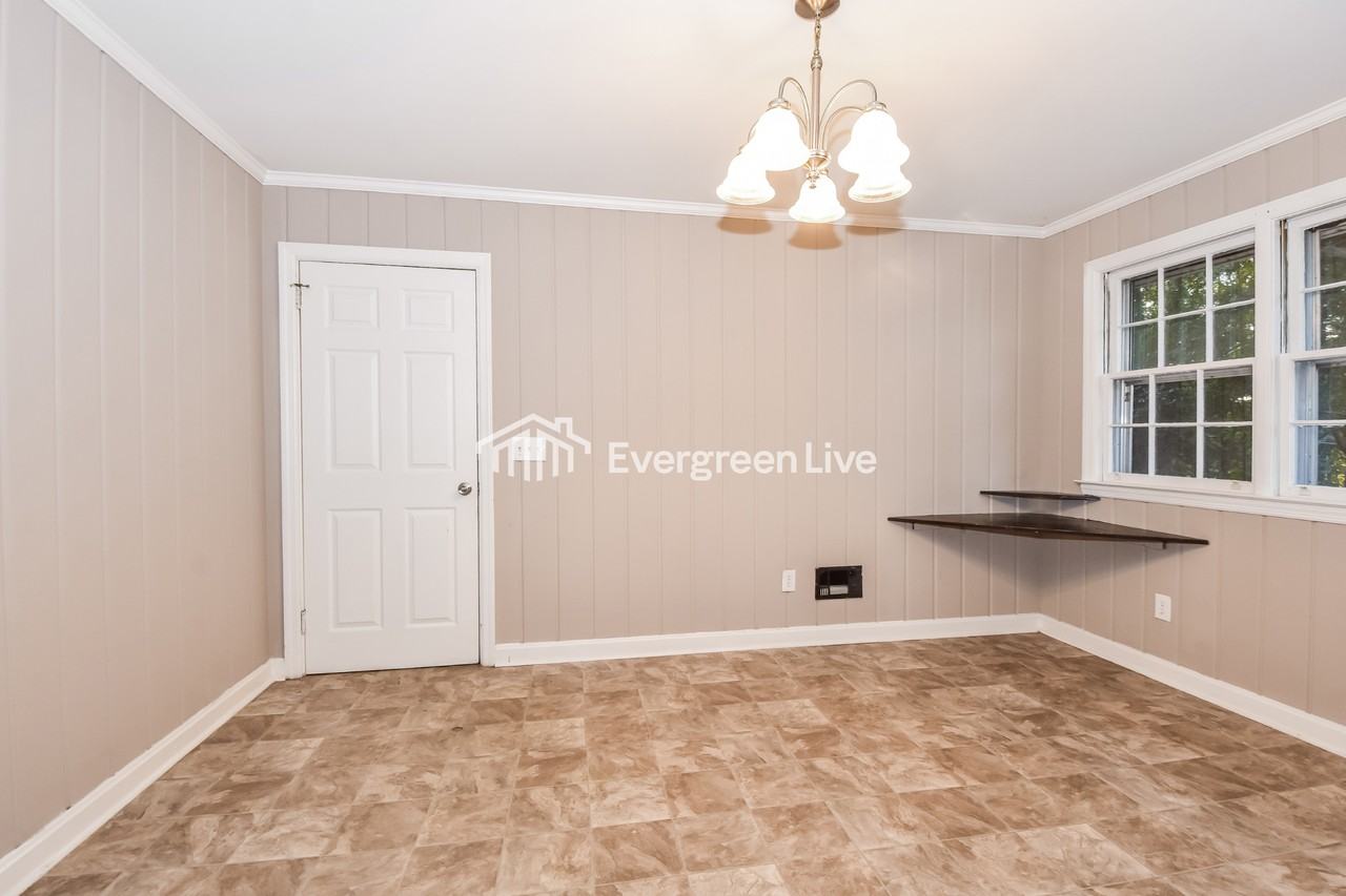 1501 Romain Dr - Photo 6 of 15