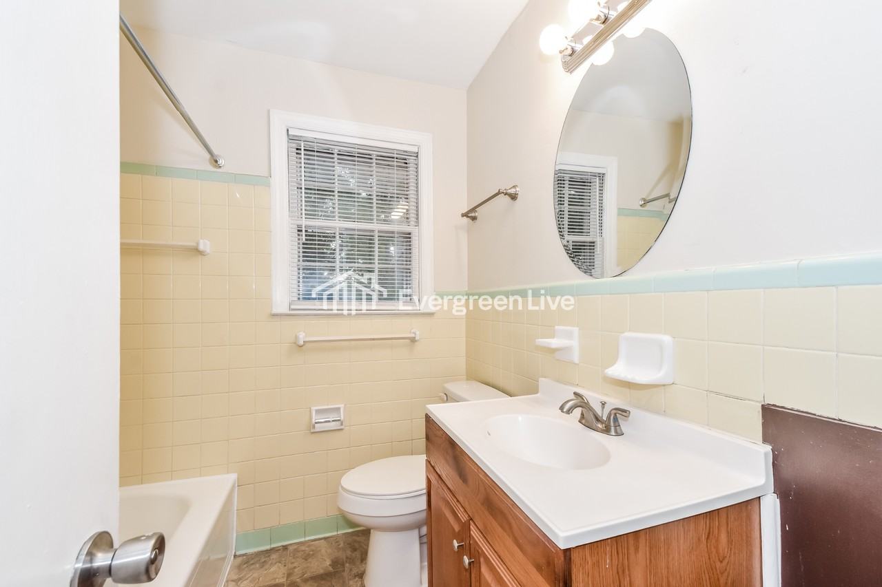 1501 Romain Dr - Photo 5 of 15