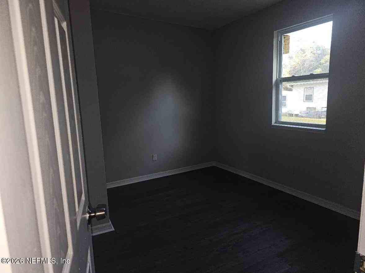 5533 Huwood Ave #5533-2 - Photo 4 of 6