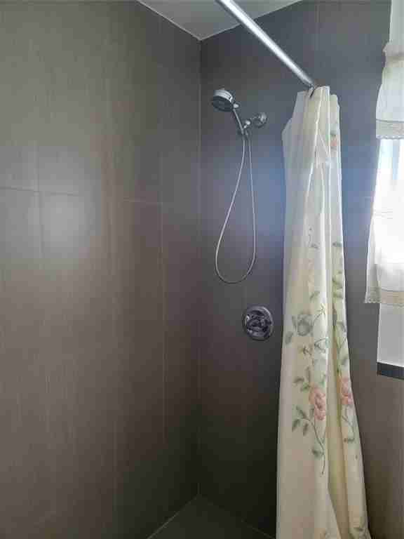 43A Se 15th St #43 - Photo 2 of 14