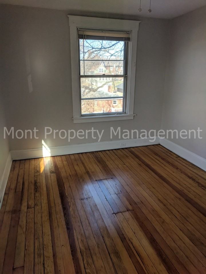 212 Jackson Ave #2 - Photo 6 of 21