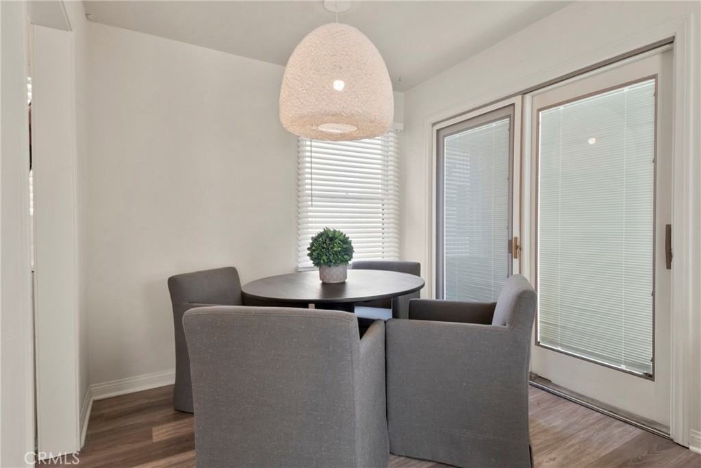 215 29th St #215B - Photo 4 of 20