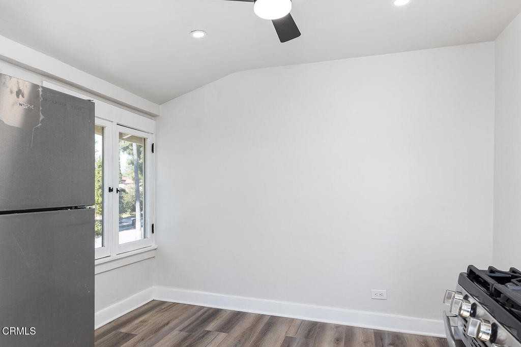 88 S Berkeley Ave #88 - Photo 3 of 15