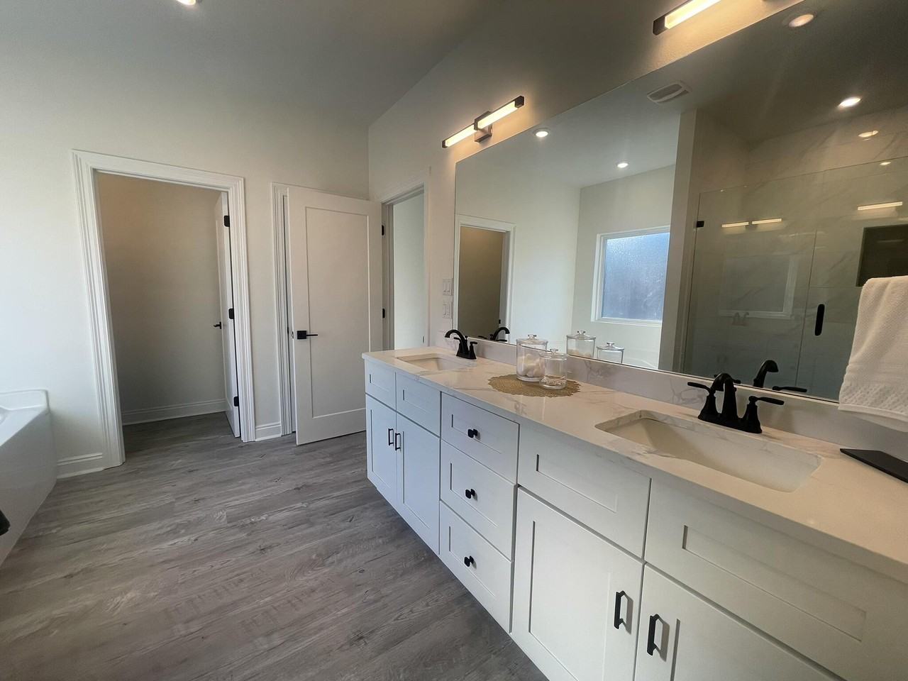 5448 Jenee Ct #5448 - Photo 3 of 26