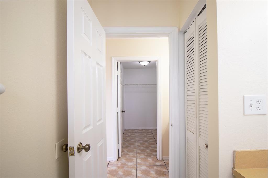 455 Nw 14th St #455 - Photo 2 of 20