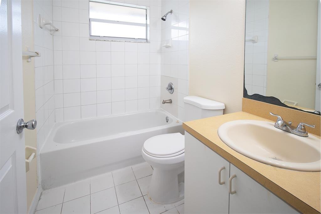 455 Nw 14th St #455 - Photo 3 of 20