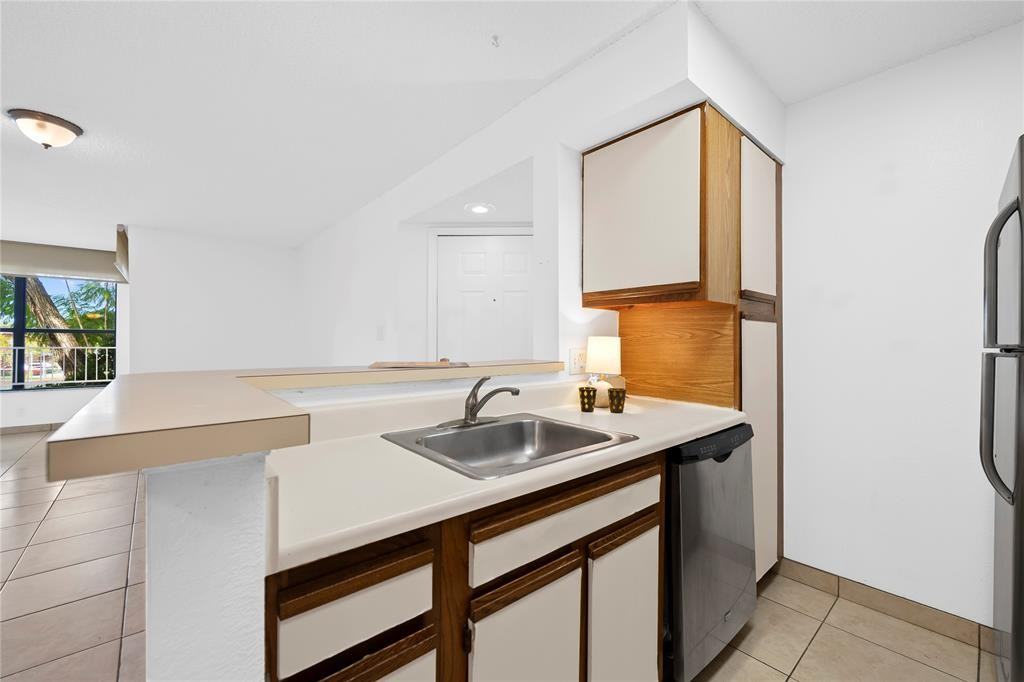 2906 S University Dr #2906-10204 - Photo 6 of 22