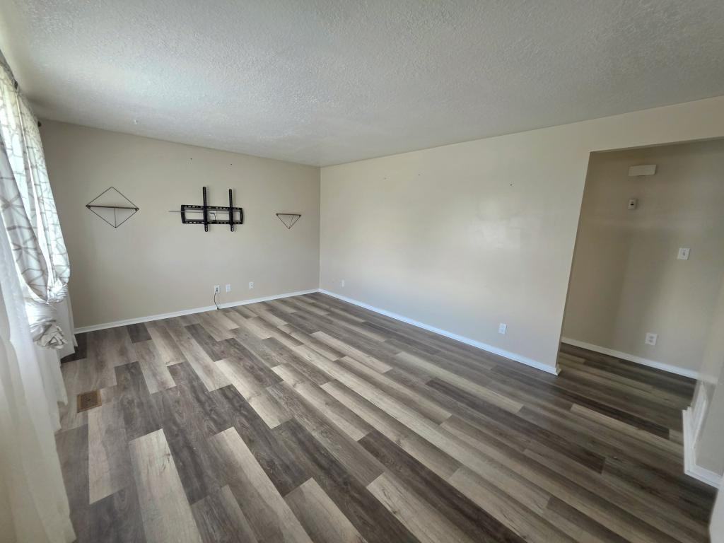 709 E 1300 N - Photo 3 of 10