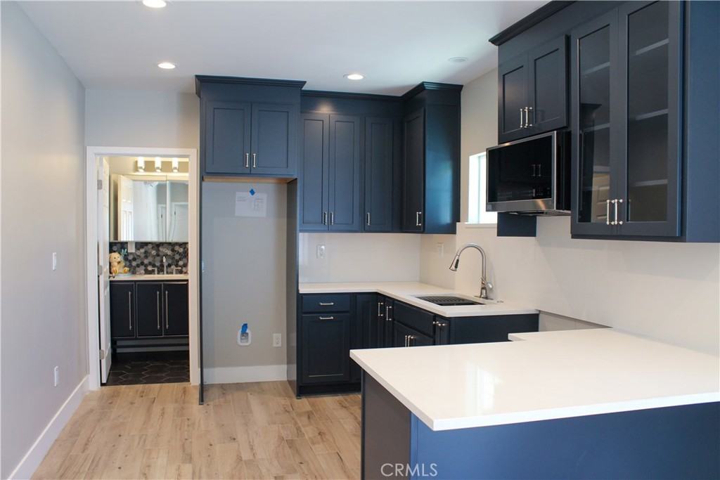 15548 Saticoy St #15548 - Photo 3 of 10