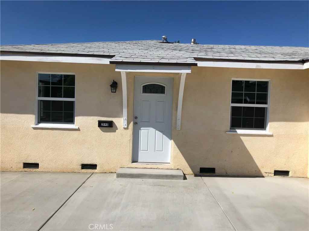 2640 N Frederic St #2640 - Photo 4 of 10