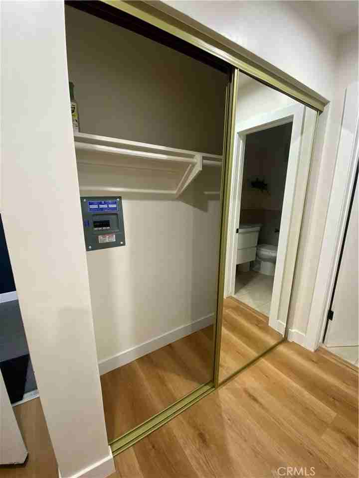 827 S Manhattan Pl #827-205 - Photo 7 of 9