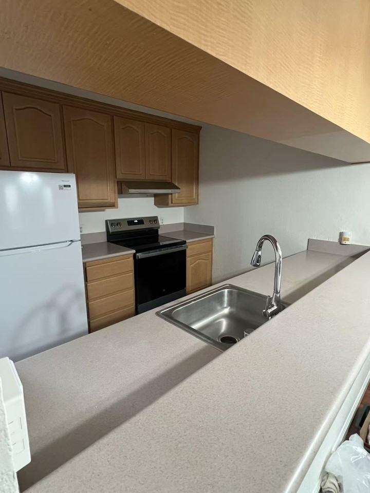 1391 Monument Blvd #1391-5 - Photo 5 of 13