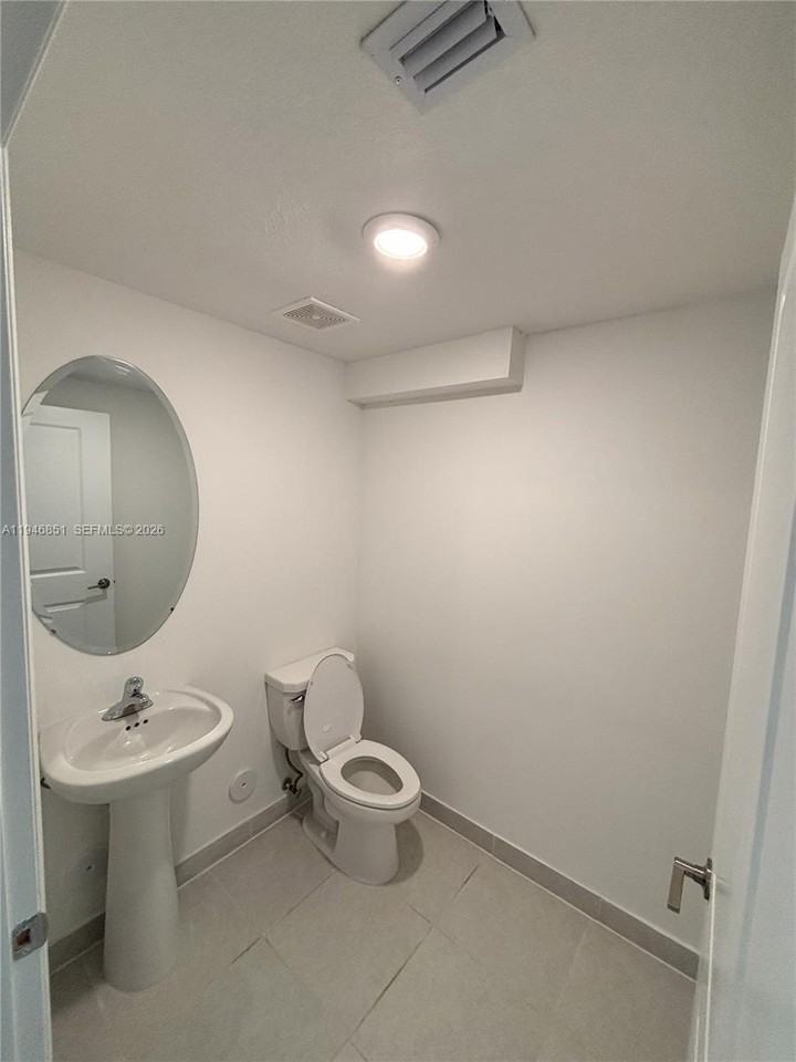 N Homestead Blvd #2622 - Photo 2 of 27