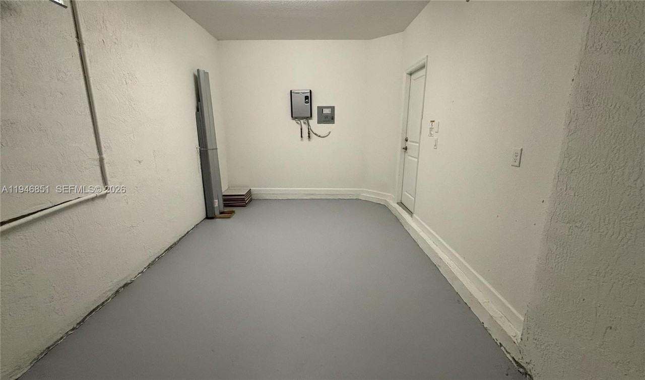 N Homestead Blvd #2622 - Photo 3 of 27