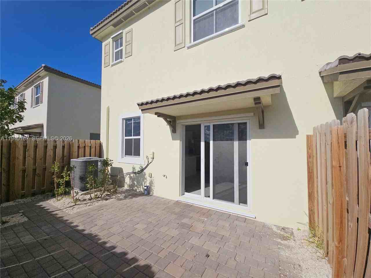 2530 Se 29th St #2530 - Photo 7 of 21