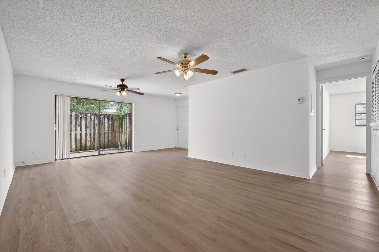 9409 Nw 49th Pl #940920D - Photo 5 of 22