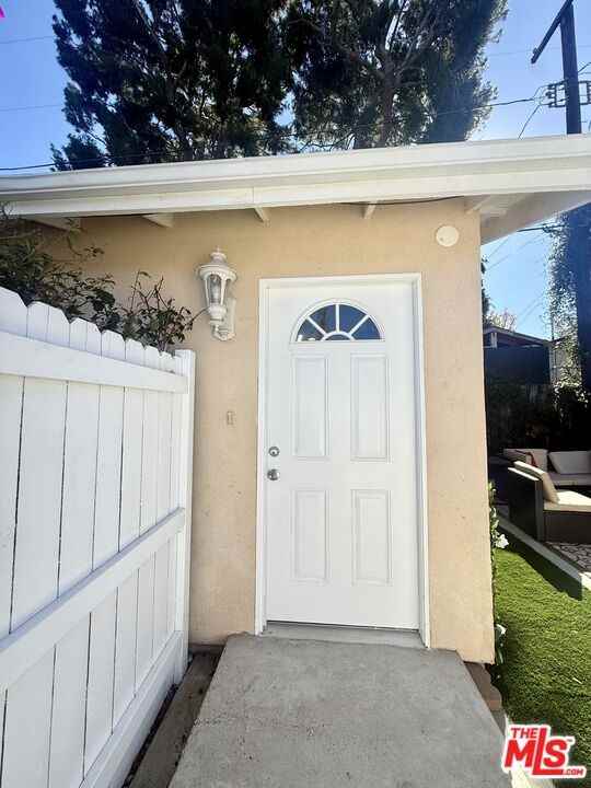 18002 Collins St #18002 - Photo 6 of 14