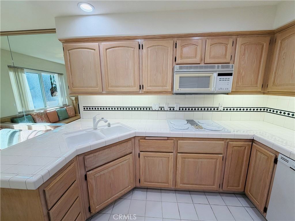 18871 Kithira Cir #18871 - Photo 5 of 34