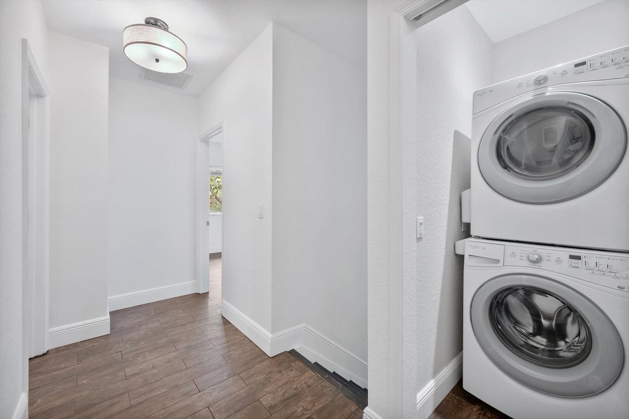 2623 Sw 18th St #2623 - Photo 2 of 40