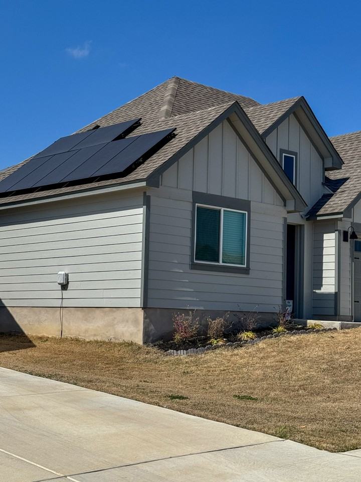 7103 Luella Dr - Photo 2 of 26