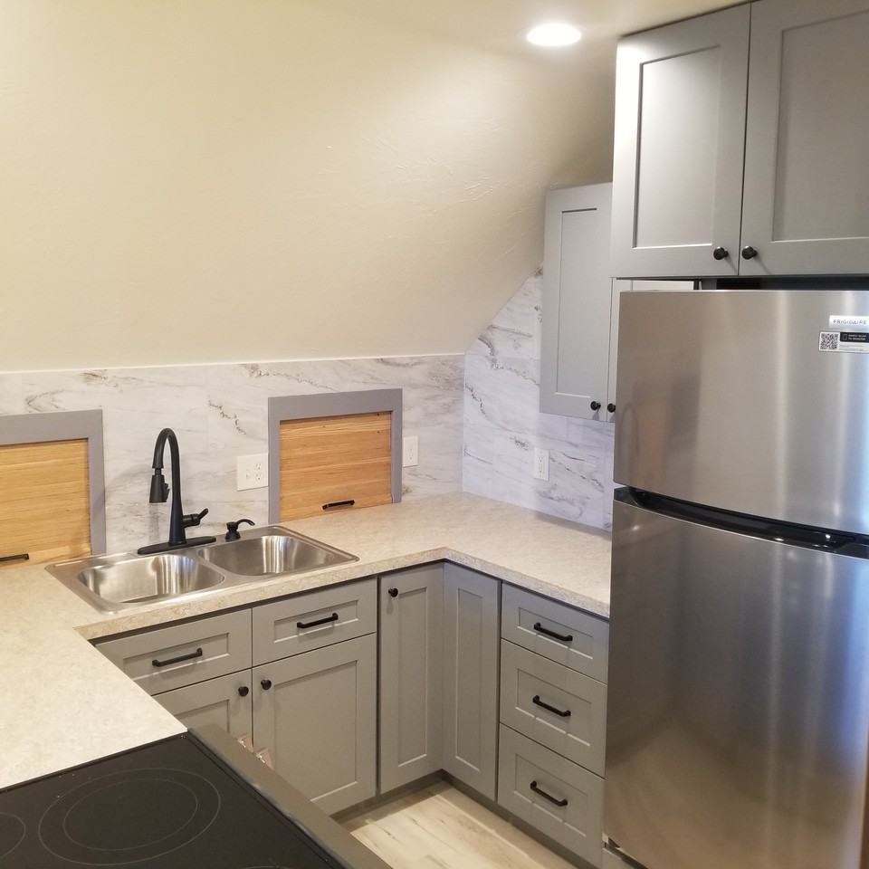 6335 Coffeen Ave - Photo 4 of 10