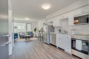 2720 Se Steele St #3 - Photo 1 of 1