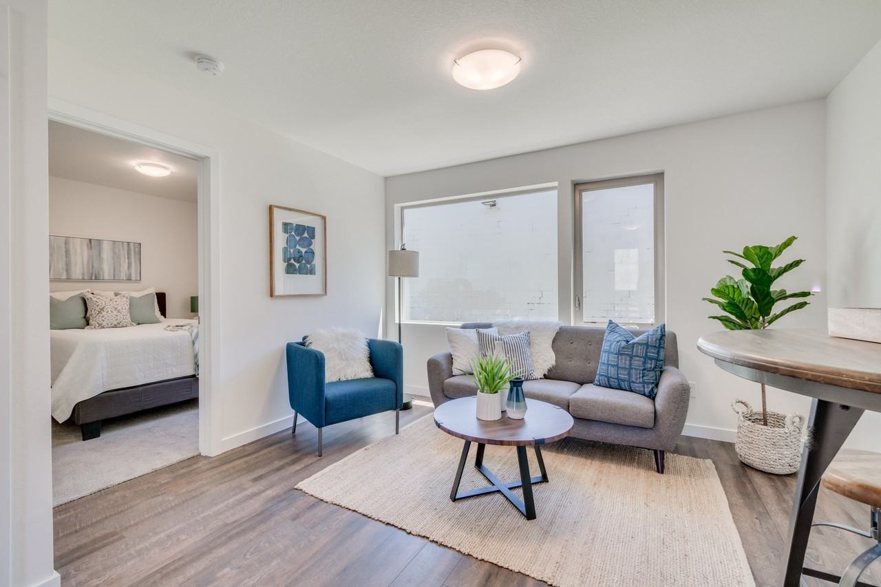 2720 Se Steele St #3 - Photo 3 of 7