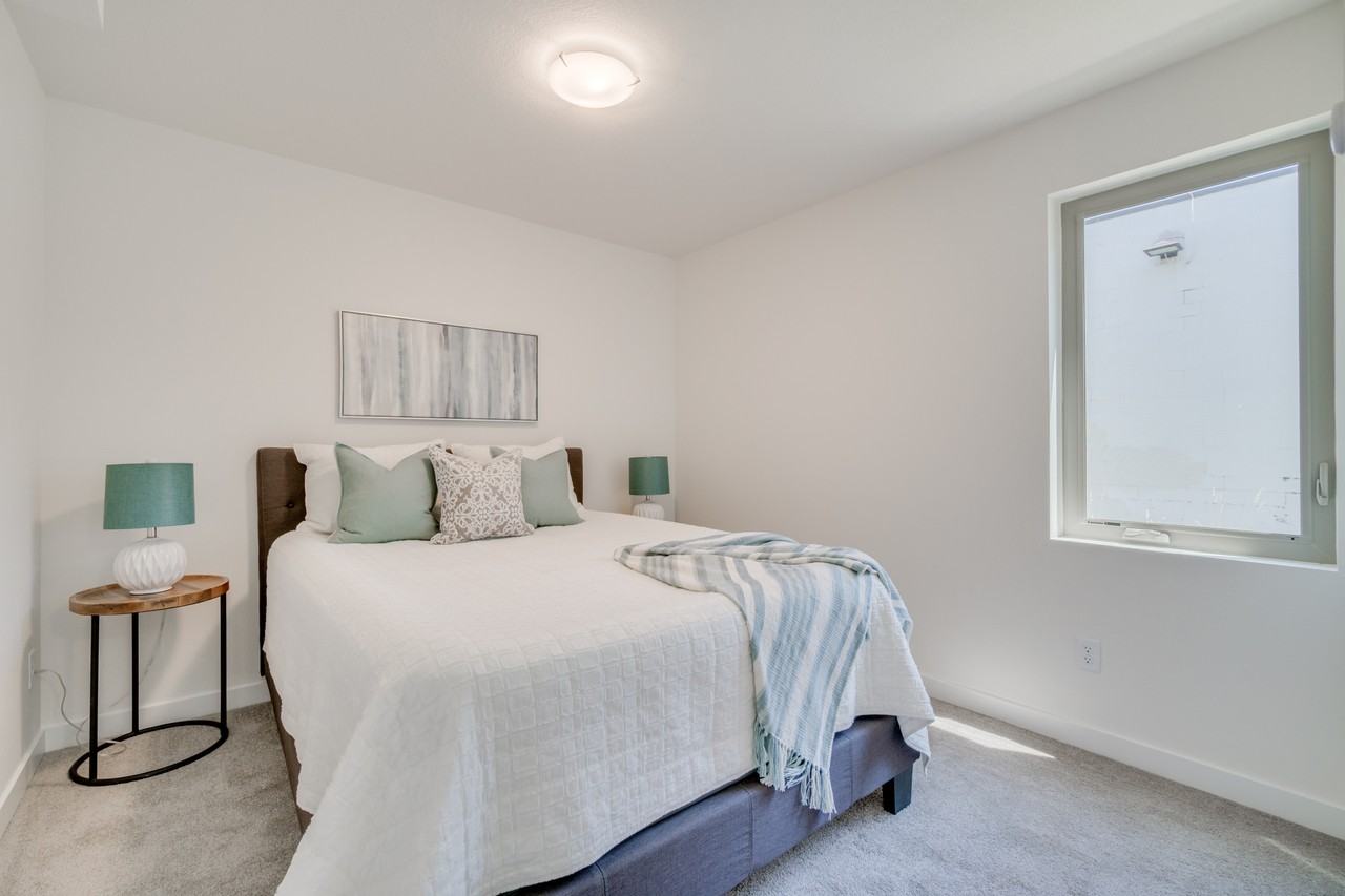 2720 Se Steele St #3 - Photo 5 of 7