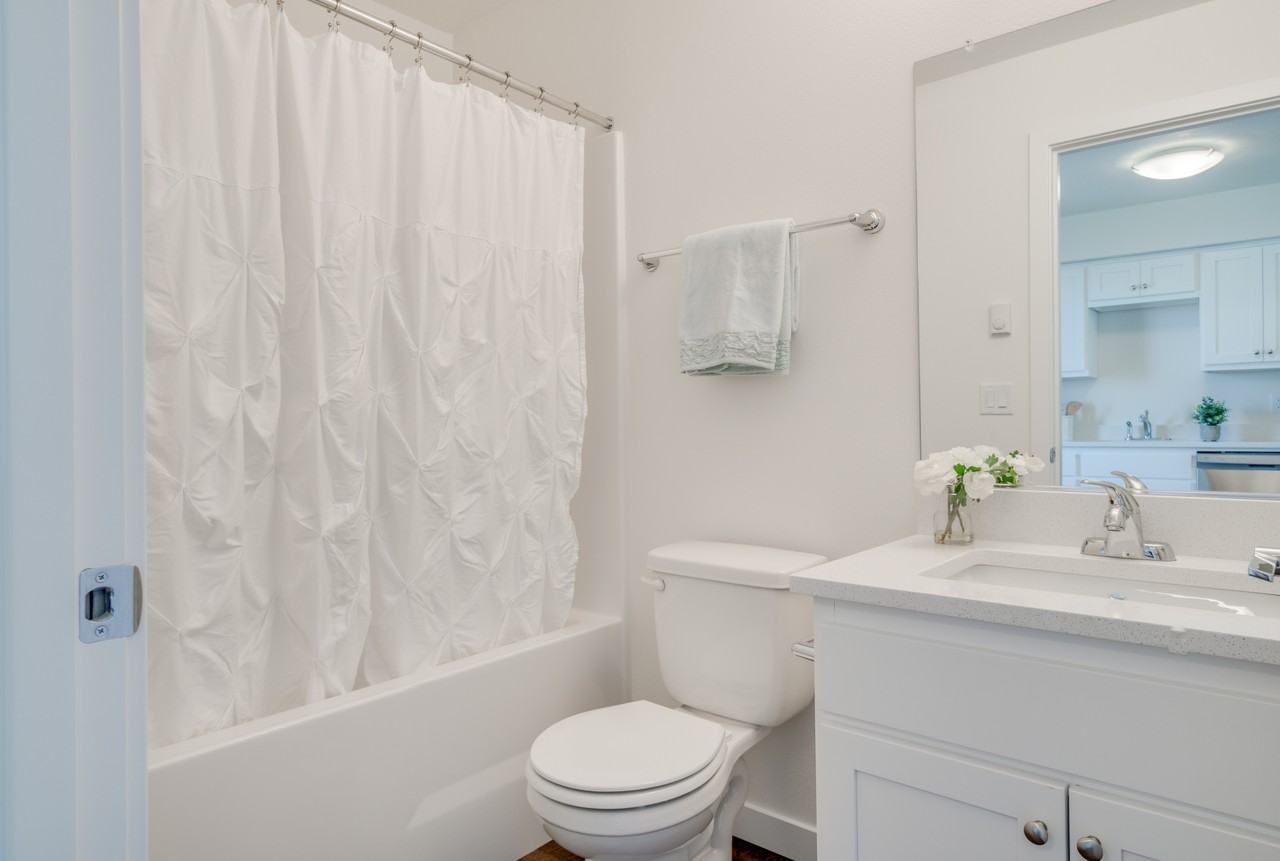 2720 Se Steele St #3 - Photo 6 of 7