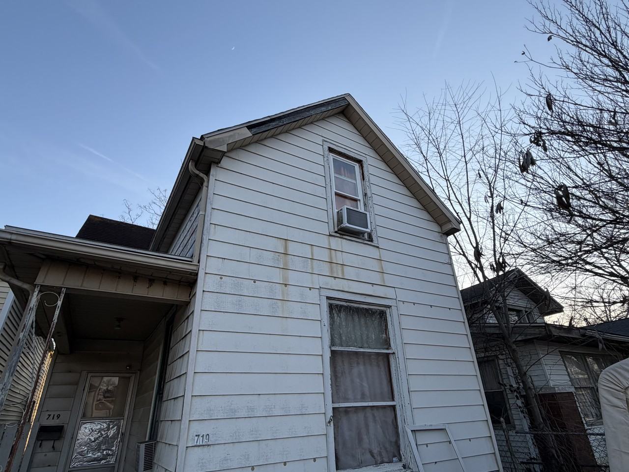 719 Jackson Ave - Photo 6 of 27