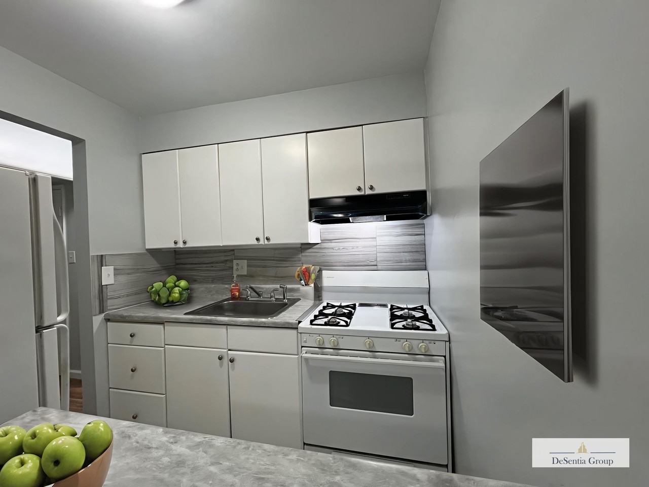 574 Wilson Bridge Dr #A2 - Photo 2 of 4