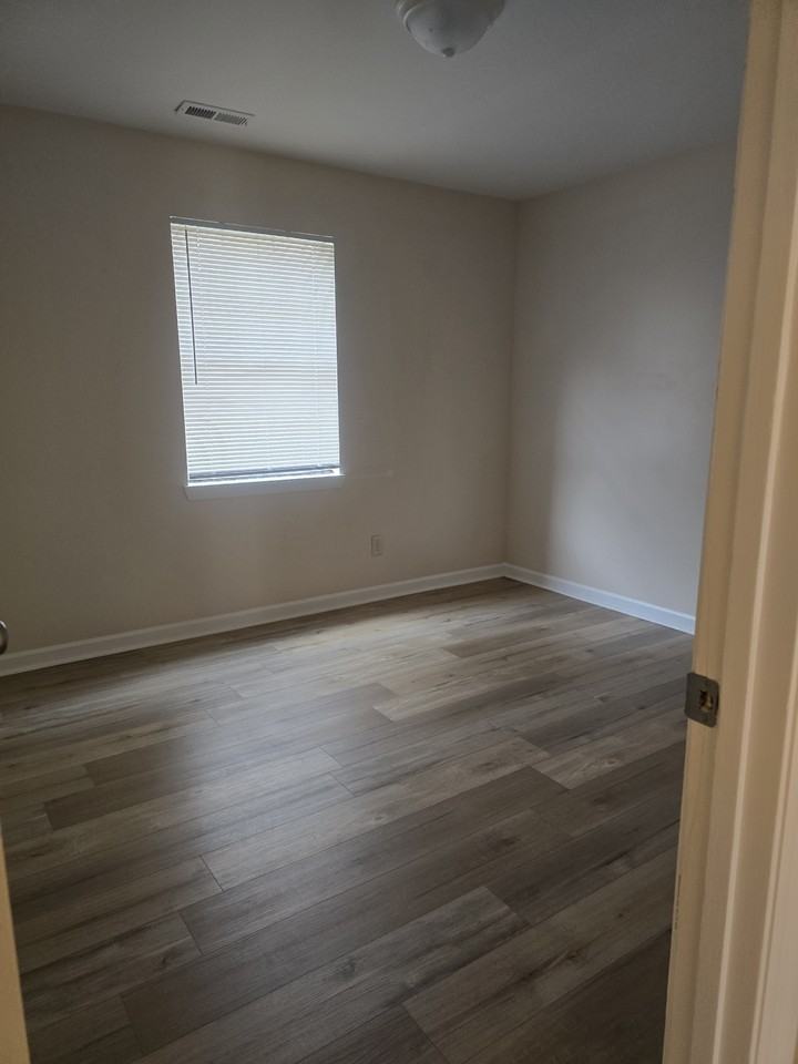 143 Angela Dr #B - Photo 7 of 13