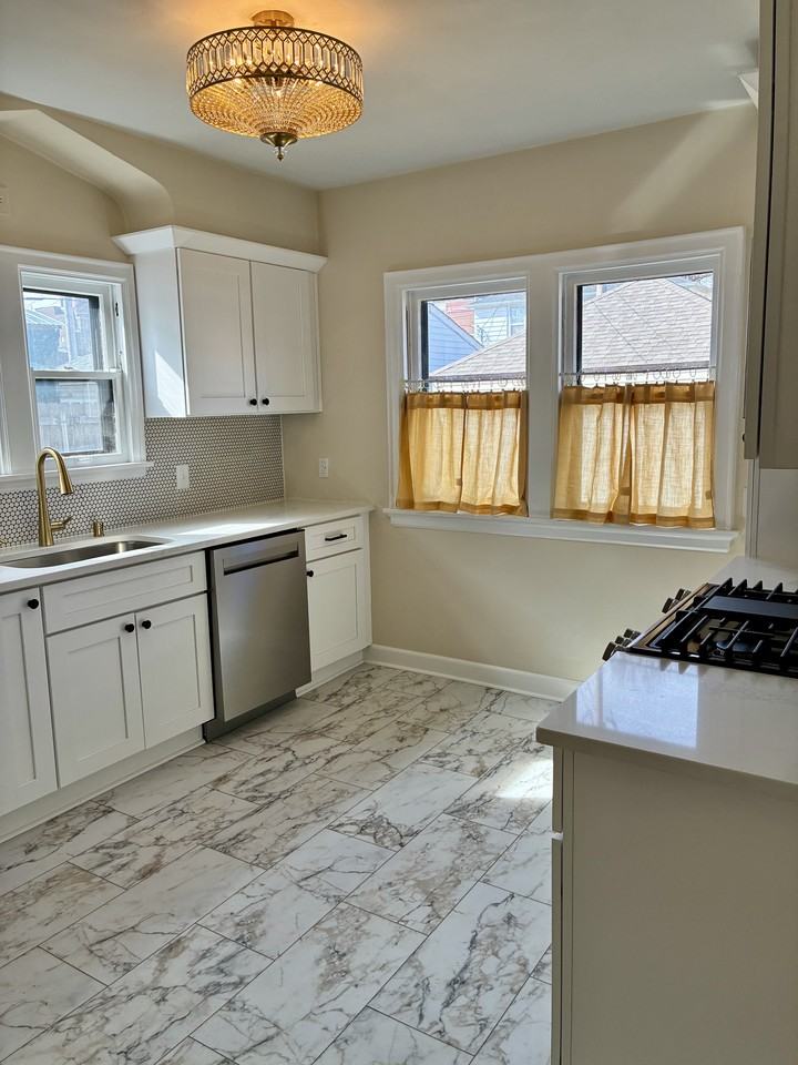 3125 N 48th St - Photo 3 of 5