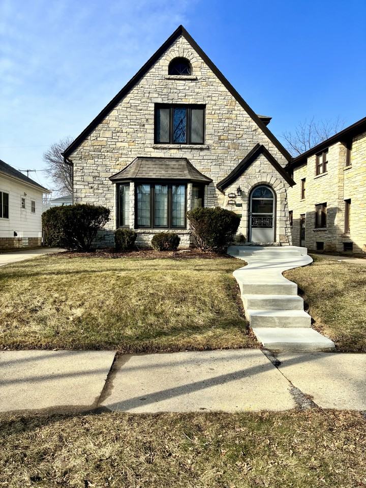 3127 N 48th St - Photo 4 of 5