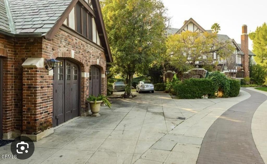 141 N Grand Ave #141CH - Photo 2 of 11